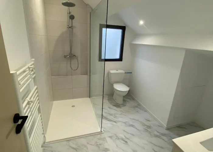 Maison Neuve 펜션 *